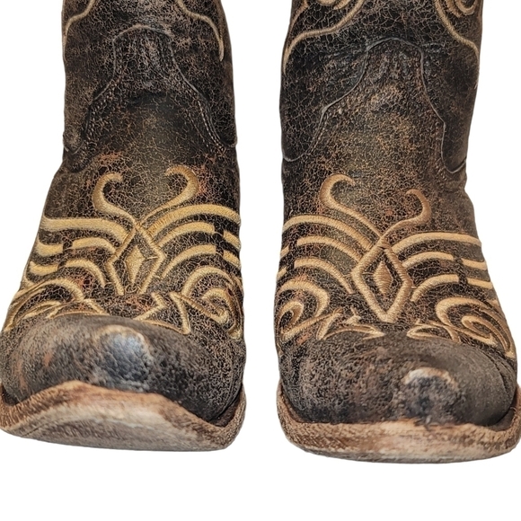 Circle G Vintage Distressed Cowboy Boots main image 13